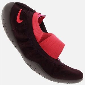 Nike Ballet studio wrap pack.